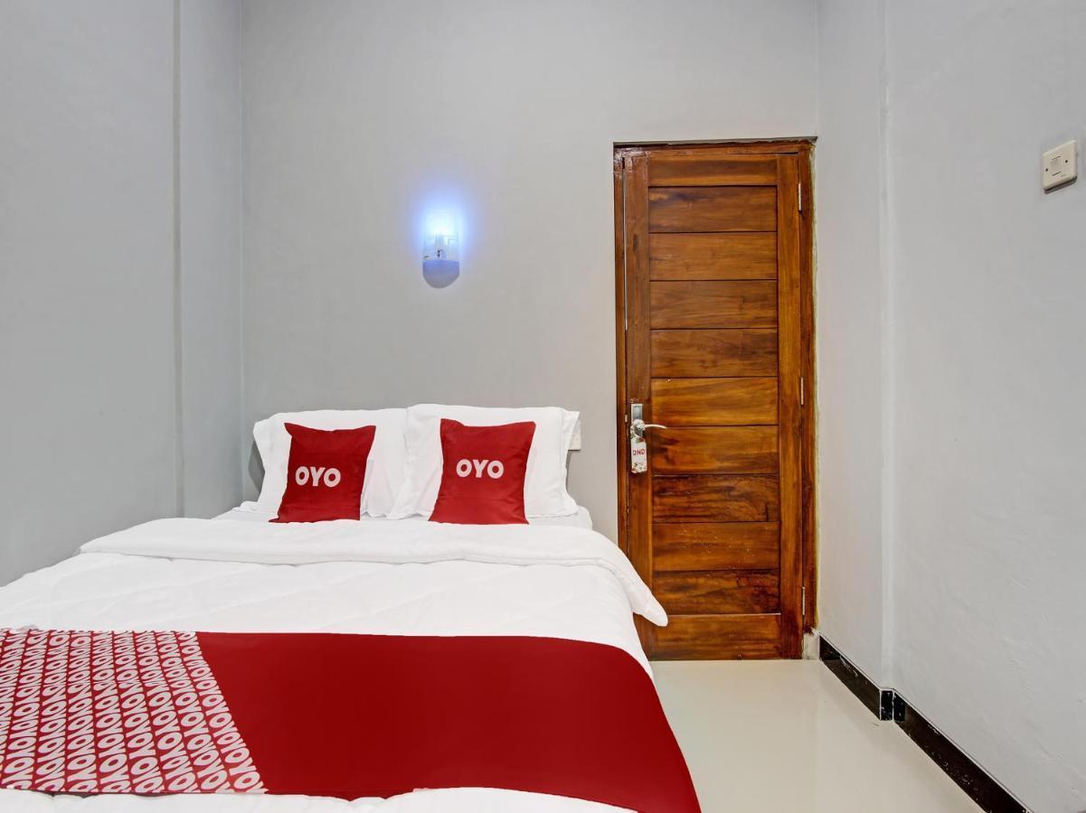 Oyo 91686 Triple S Hotel Malioboro Yogyakarta Esterno foto