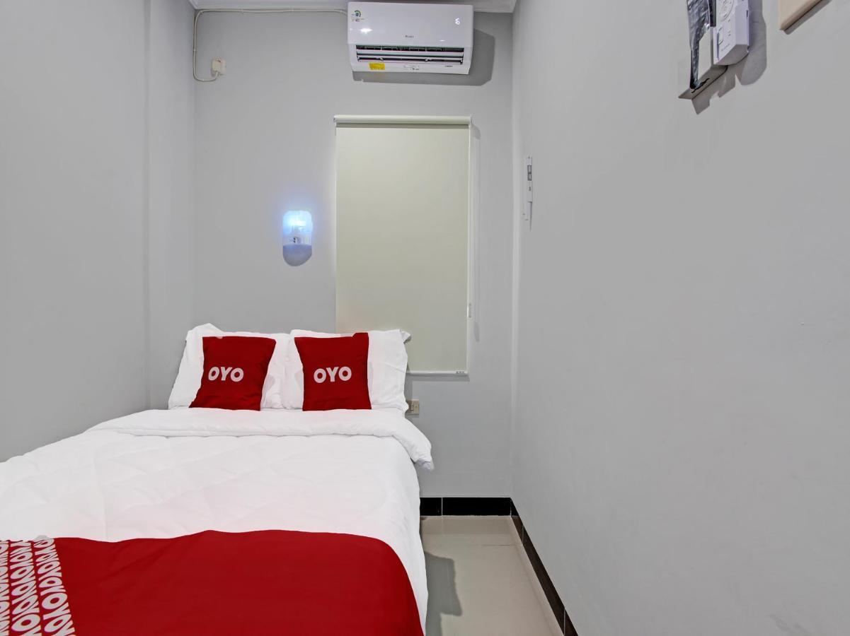 Oyo 91686 Triple S Hotel Malioboro Yogyakarta Esterno foto