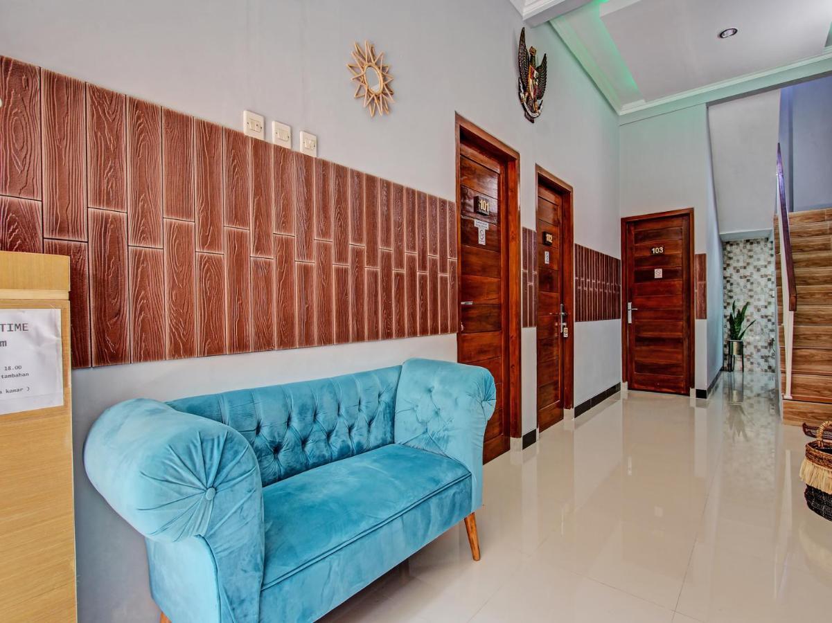 Oyo 91686 Triple S Hotel Malioboro Yogyakarta Esterno foto