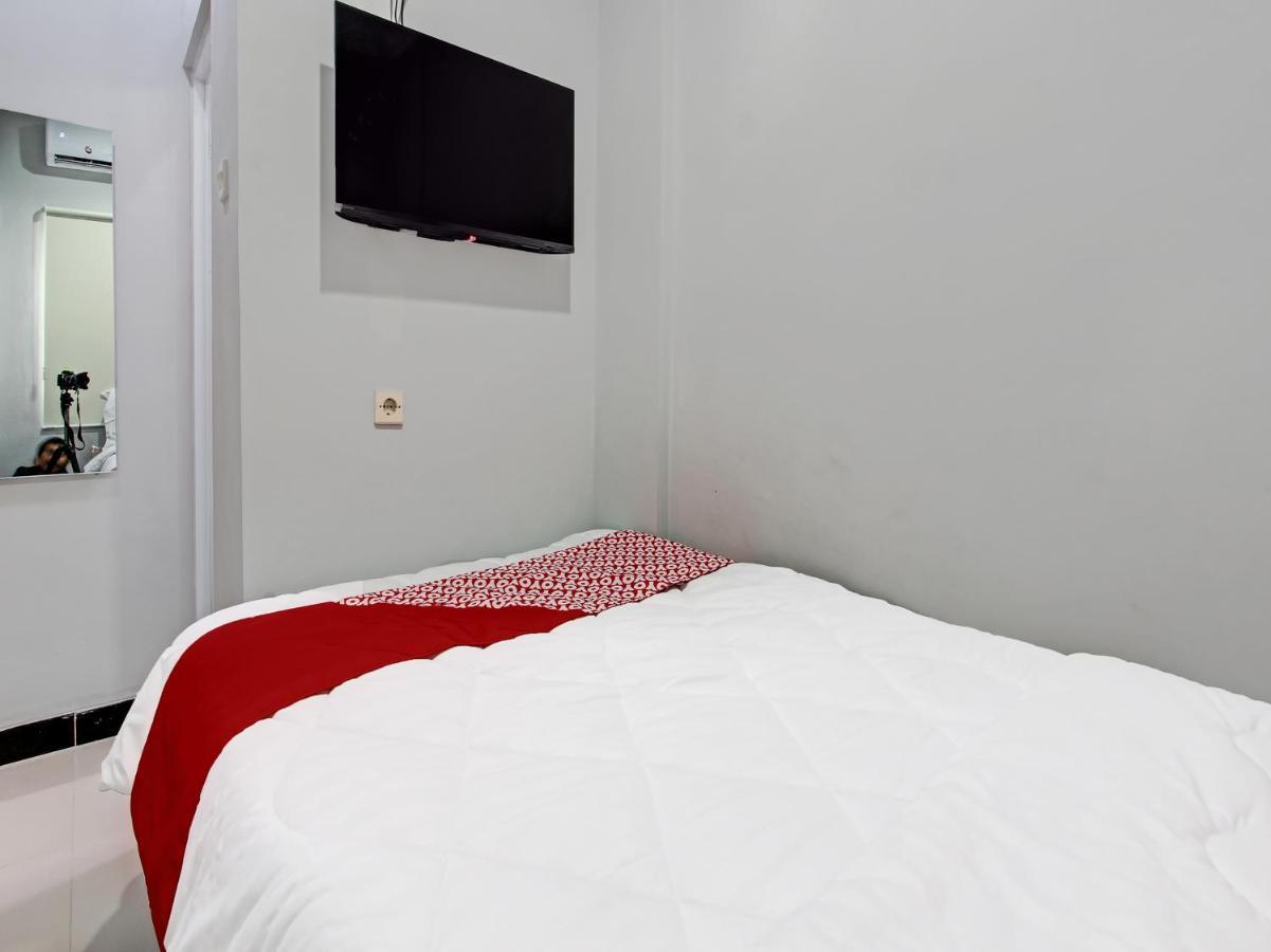 Oyo 91686 Triple S Hotel Malioboro Yogyakarta Esterno foto
