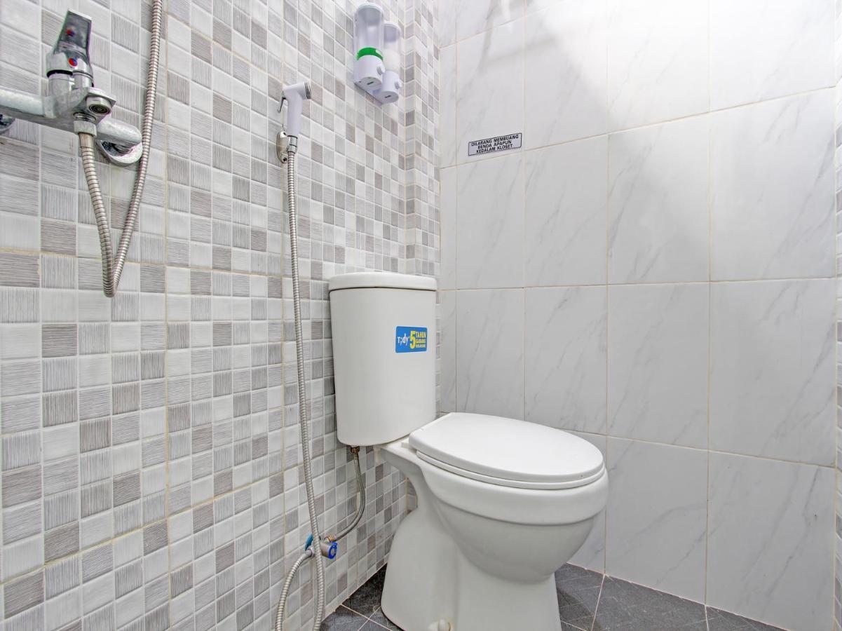 Oyo 91686 Triple S Hotel Malioboro Yogyakarta Esterno foto