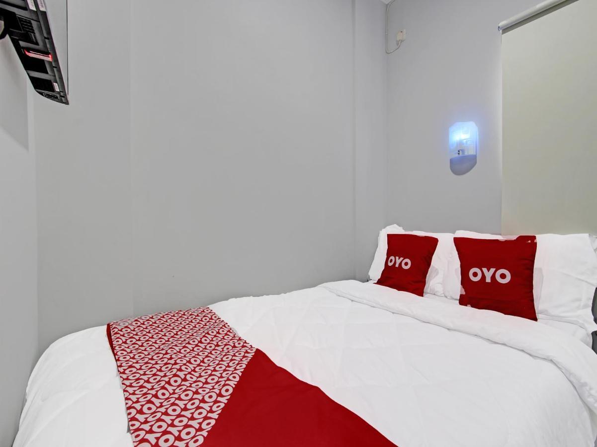 Oyo 91686 Triple S Hotel Malioboro Yogyakarta Esterno foto